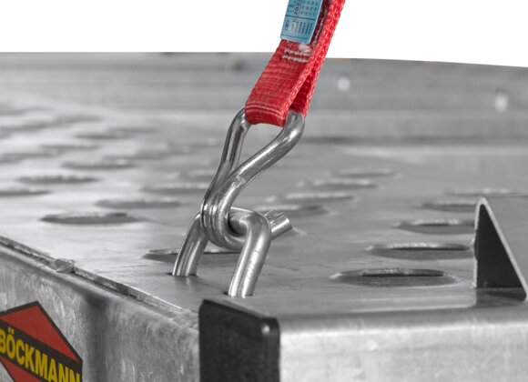 Böckmann Fahrzeugtransporter Mehrwert Klapperfreie Zurrbügel