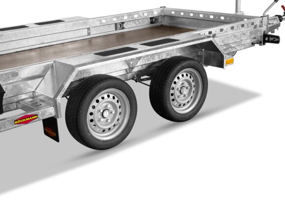 Böckmann Baumaschinentransporter - Stahlkotflügel mit Antirutschbeklebung