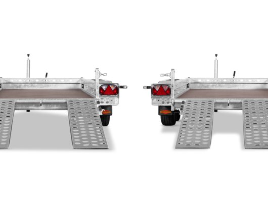 Böckmann Baumaschinentransporter - In der Breite verstellbare Auffahrschienen