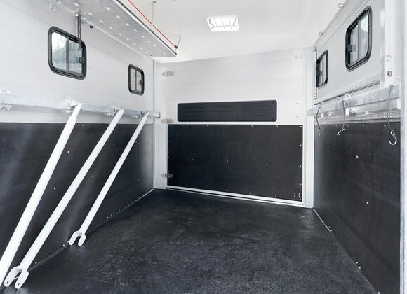 Böckmann Mehrwerte Pferdeanhänger Traveller - Viel Platz beim Be- und Entladen