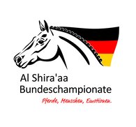 Logo Al Shira´aa Bundeschampionate in Warendorf mit rotem Pferdekopf
